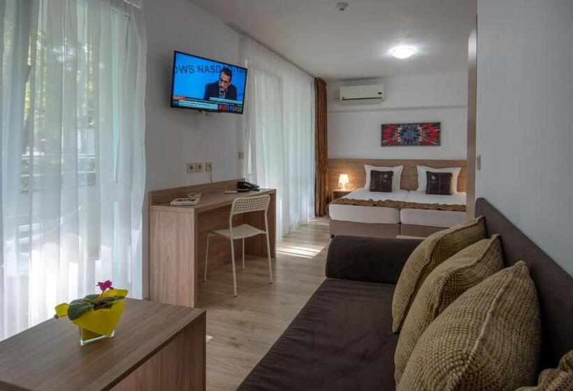 Quarto Familiar, Ariana