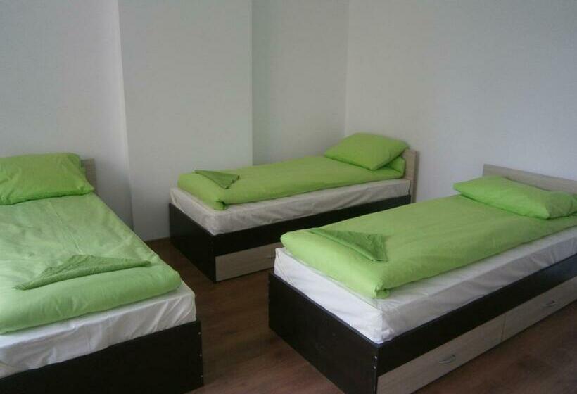 Четырехместный Номер Economy, Ivory Tower Hostel