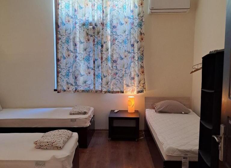 Четырехместный Номер Economy, Ivory Tower Hostel