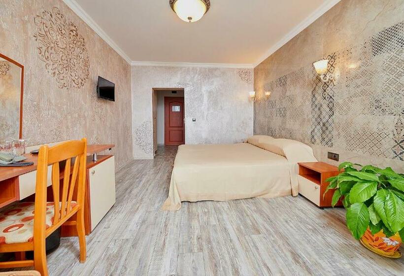 Номер Стандарт с Балконом, Petar And Pavel Hotel & Relax Center