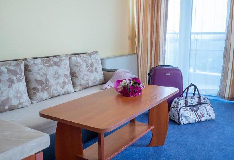 Апартаменты 1 Спальня с Балконом, Petar And Pavel Hotel & Relax Center