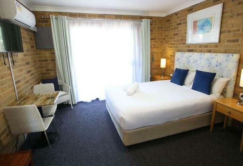 Номер Стандарт Вид на Бассейн, Hawks Nest Motel
