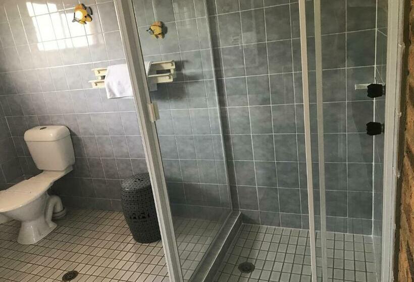 Номер Стандарт Вид на Бассейн, Hawks Nest Motel