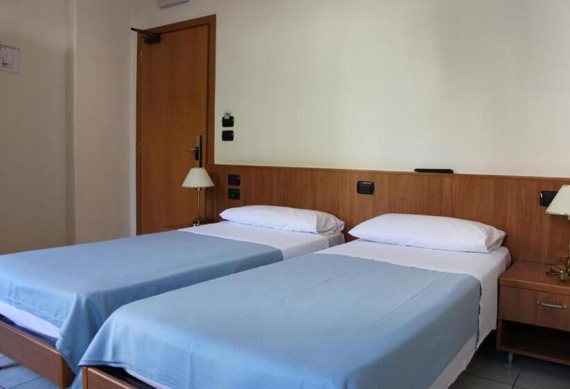 اتاق استاندارد, Albergo Hofer