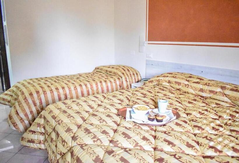 اتاق استاندارد سه نفره, Il Parco   Parking Free & Restaurant
