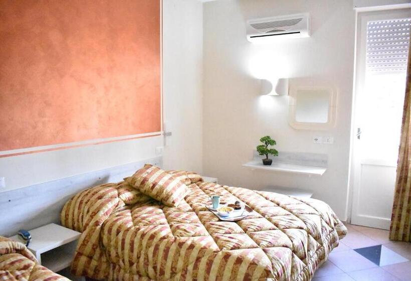 اتاق استاندارد سه نفره, Il Parco   Parking Free & Restaurant
