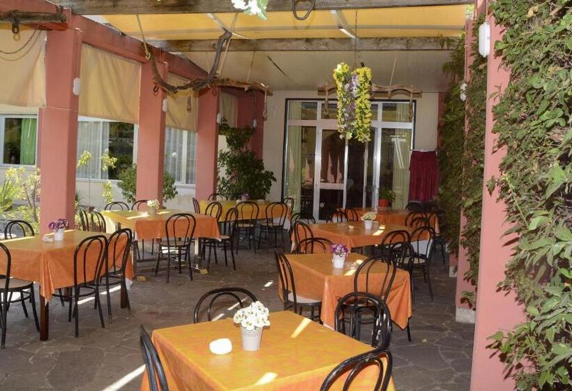 اتاق استاندارد یک نفره, Il Parco   Parking Free & Restaurant