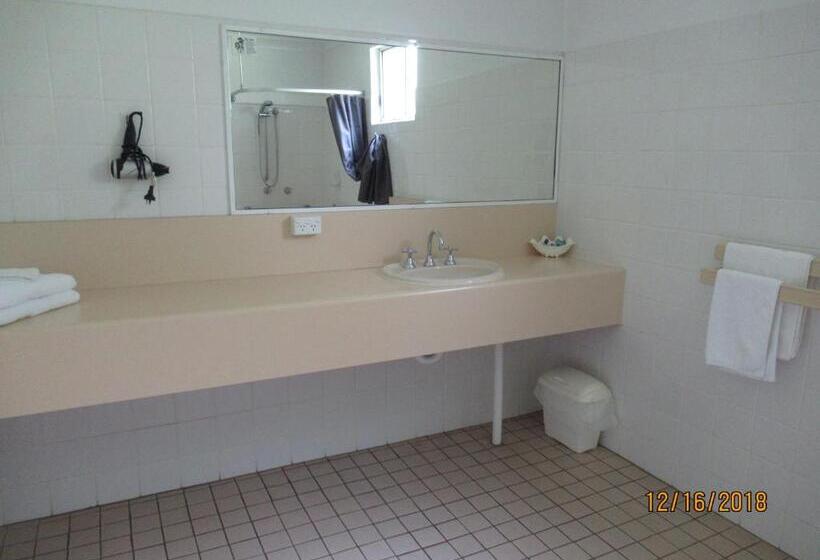 패밀리 룸, Moruya Motel