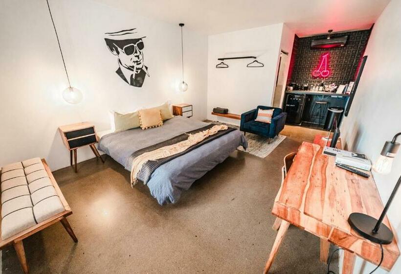 스탠다드 룸 킹사이즈 침대, The Pink Hotel Coolangatta