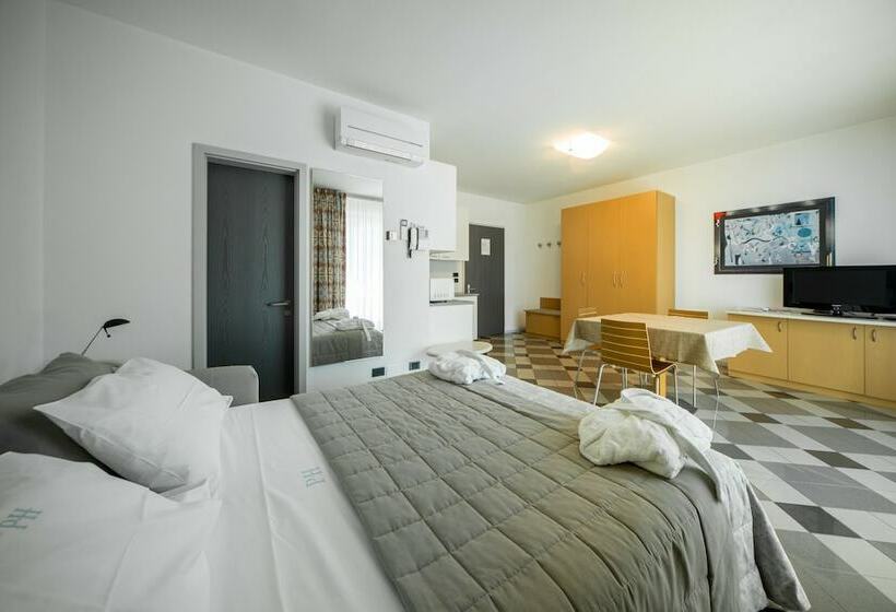 스탠다드 스튜디오, Piazzi House
