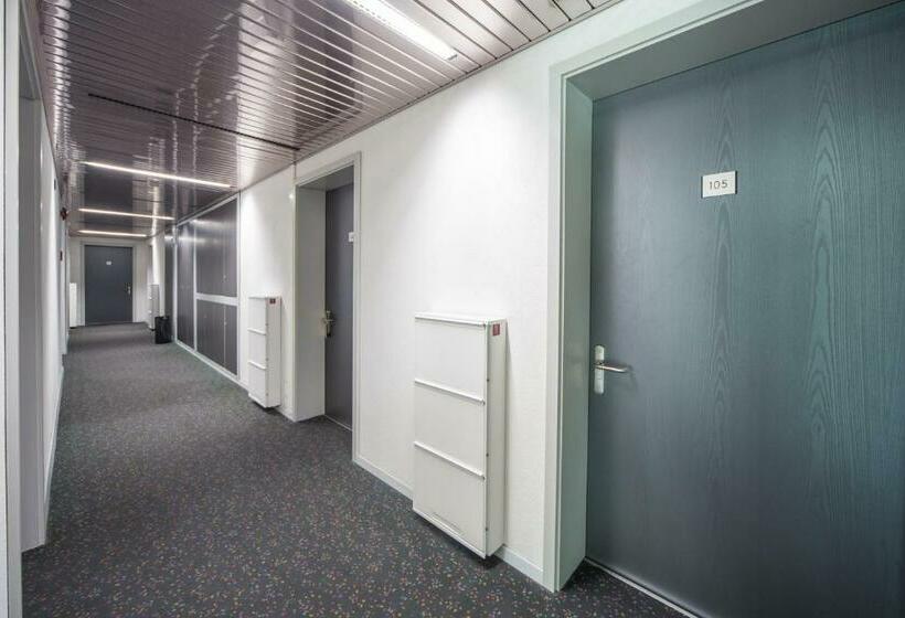 스탠다드 스튜디오, Piazzi House