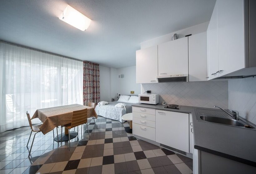 스탠다드 발코니 스튜디오, Piazzi House