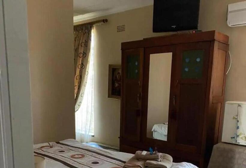 Семейный Номер, Paljas En Kandas Guest House