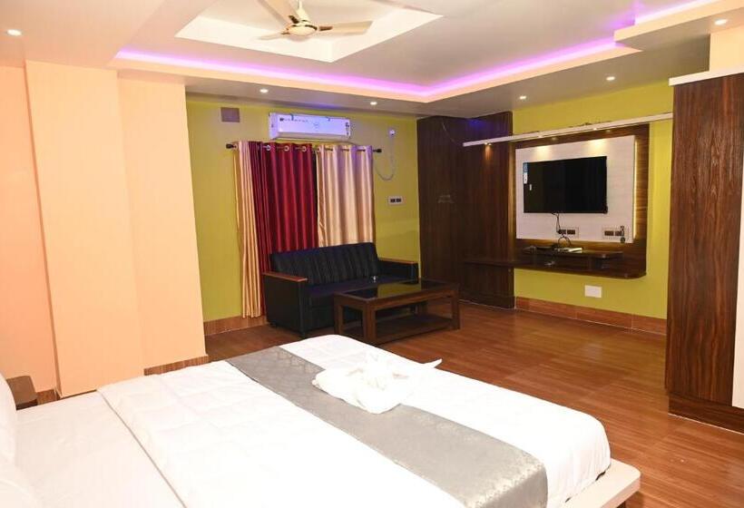 带大床的高级房间, Tulusi Inn ! Bolpur, Shantiniketan