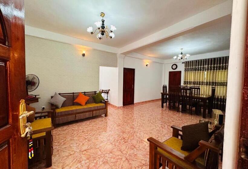 Quarto Deluxe, Serenity Valley Condos