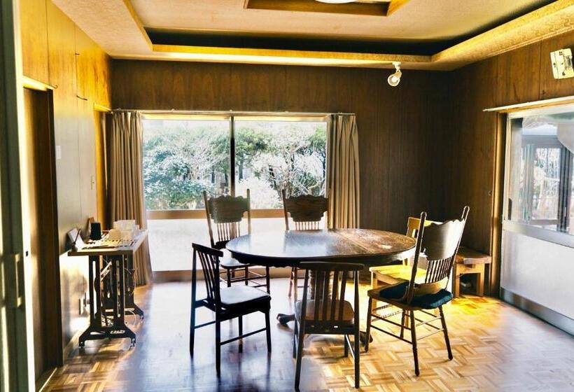 Номер Стандарт Вид на Сад, Shionome House