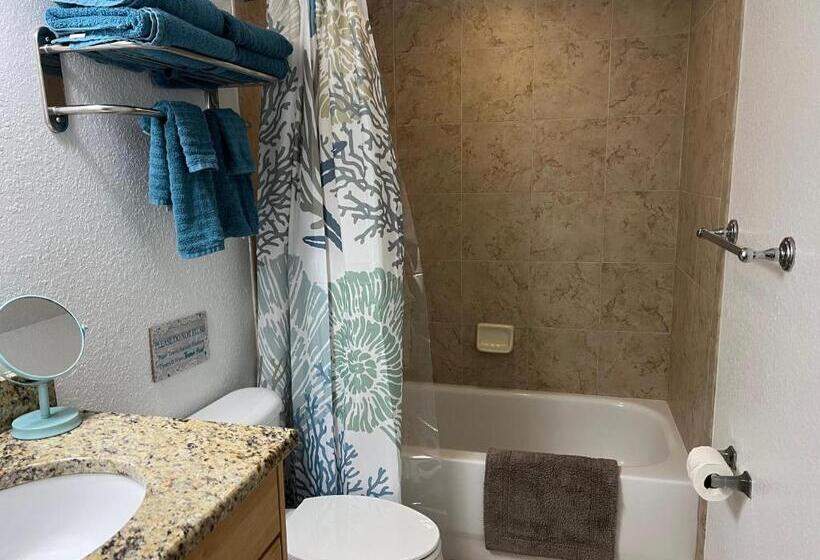 اتاق استاندارد, Crystal Palms Resort Treasure Island Penthouse Unit 603