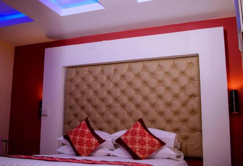 اتاق لوکس, Perla