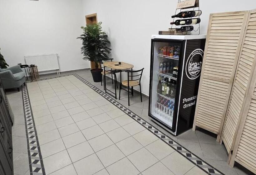 Четырехместный Номер Стандарт, Penzion Grand Nymburk