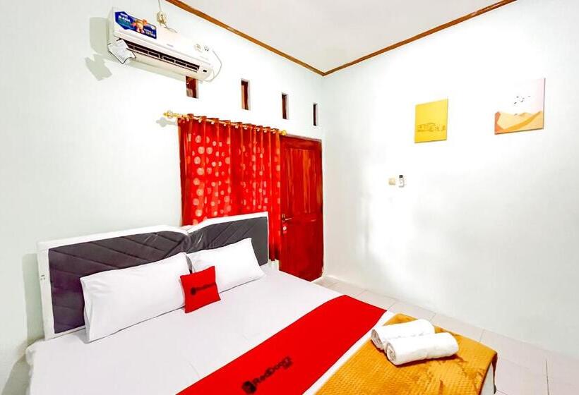 Номер Deluxe, Reddoorz Syariah Near Rs Bhayangkara Nganjuk