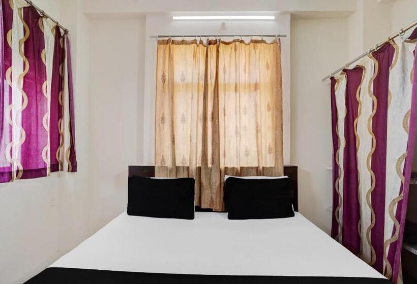 Трехместный Номер Классика, Oyo Hotel B Shiv Ji
