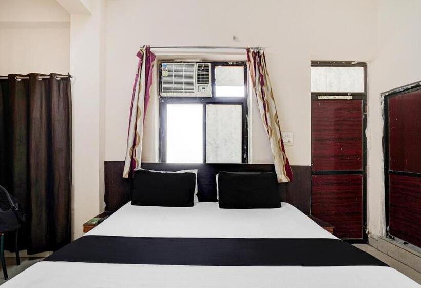 Трехместный Номер Классика, Oyo Hotel B Shiv Ji