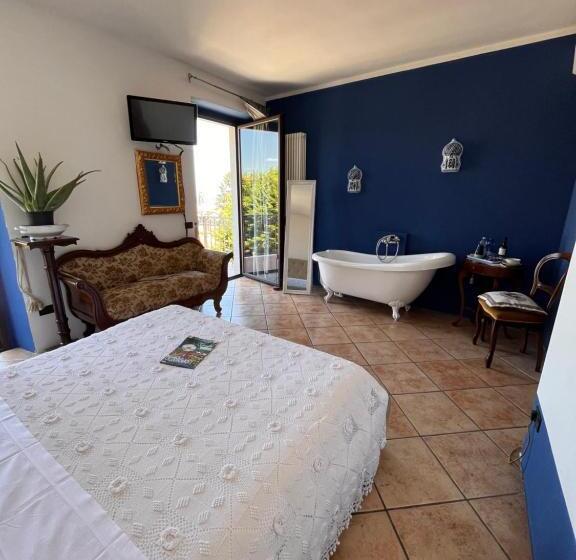 Deluxe Suite King Bed, The Tower Of The Old King
