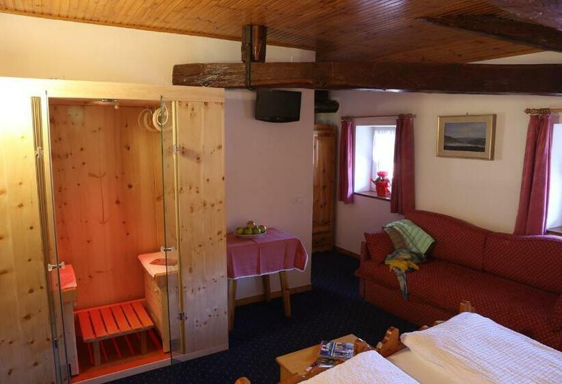 סוויטת ג'וניור, Albergo Due Spade