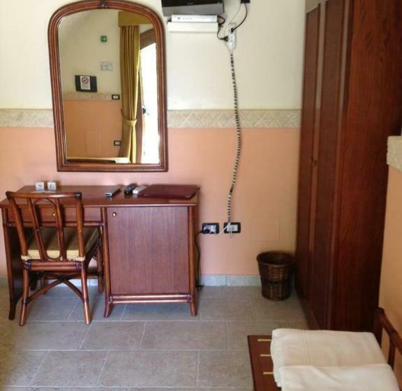 Номер Стандарт Индивидуальный, Relais Reggia Domizia