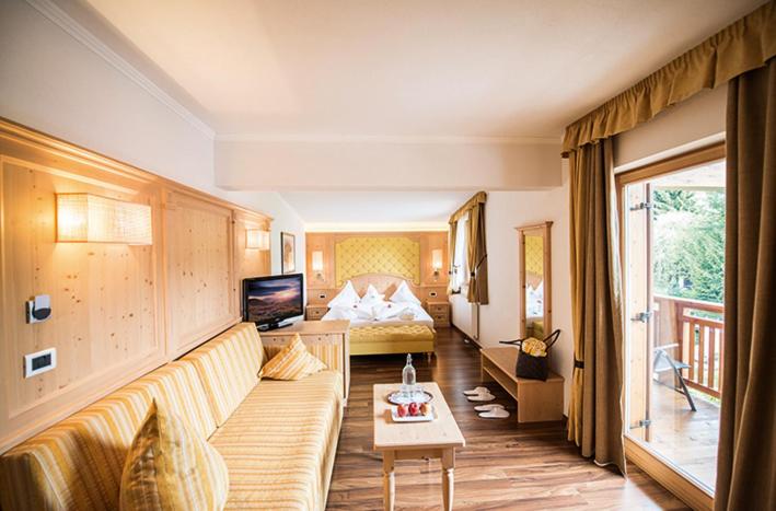 Номер Deluxe, Parkhotel Holzerhof