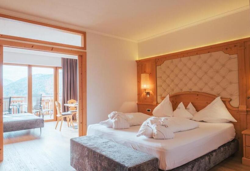 Люкс с Балконом, Parkhotel Holzerhof