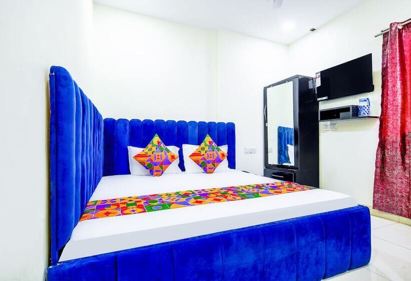 Номер Deluxe, Fabhotel Mantra Residency