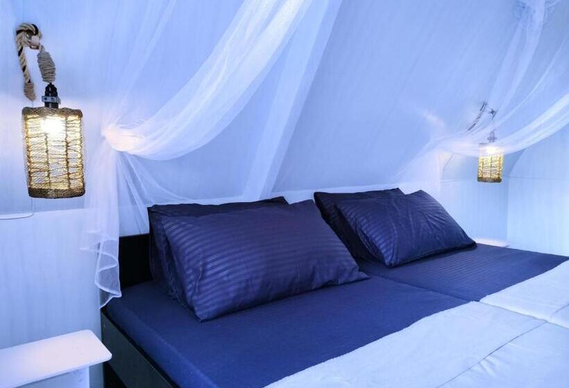 اتاق استاندارد با بالکن, Riu Del Mar Hostel