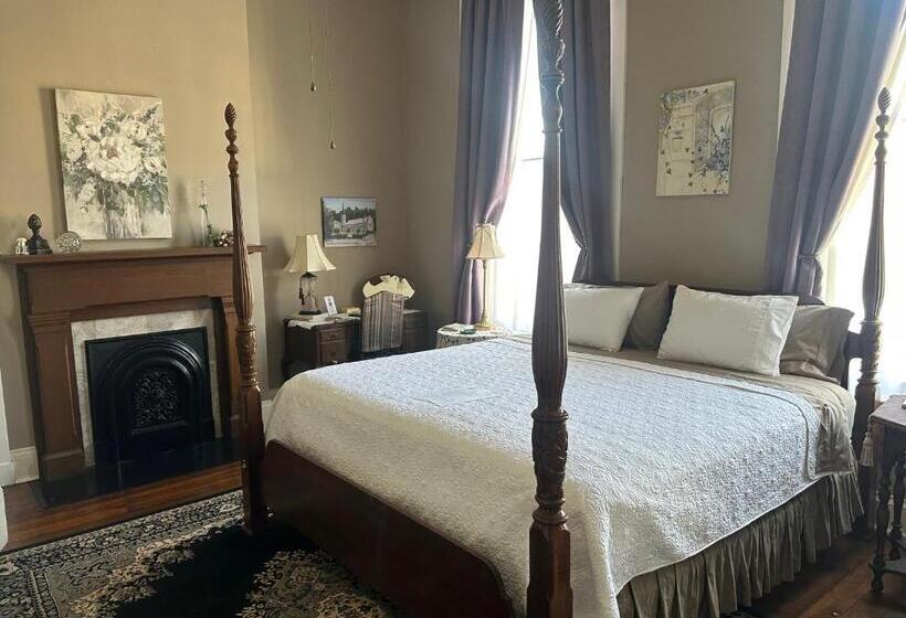 キングサイズベッドのデラックスルーム, Iron Gate Inn