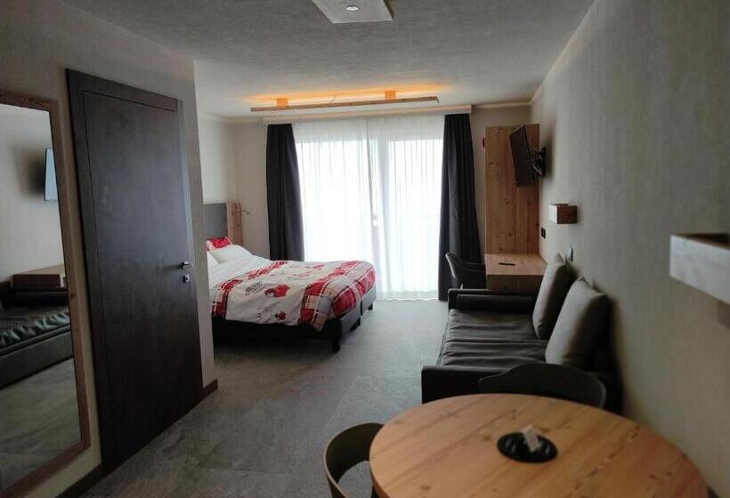 Quarto Deluxe, Forcola
