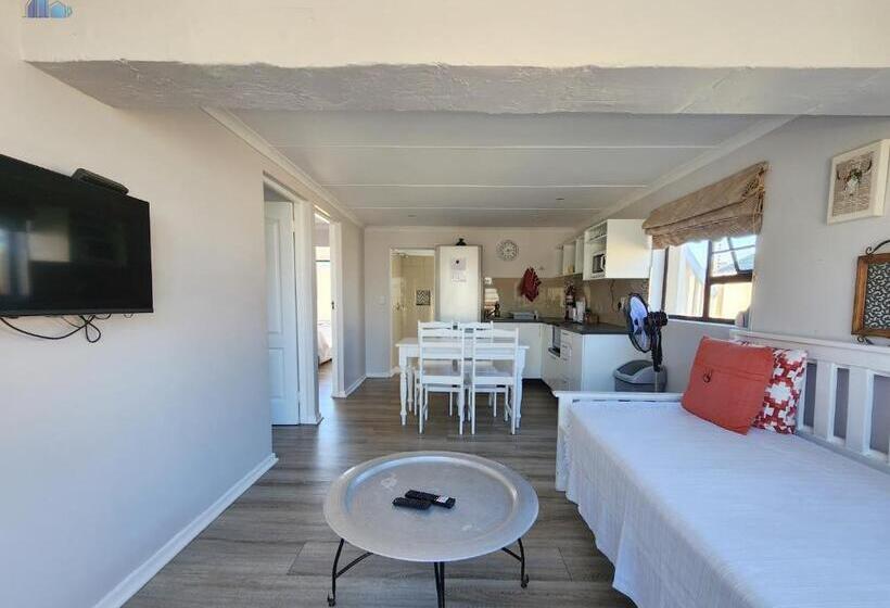 Семейный Номер Вид на Сад, Gonubie Guest Cottages