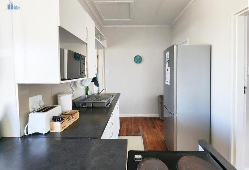Семейный Номер, Gonubie Guest Cottages