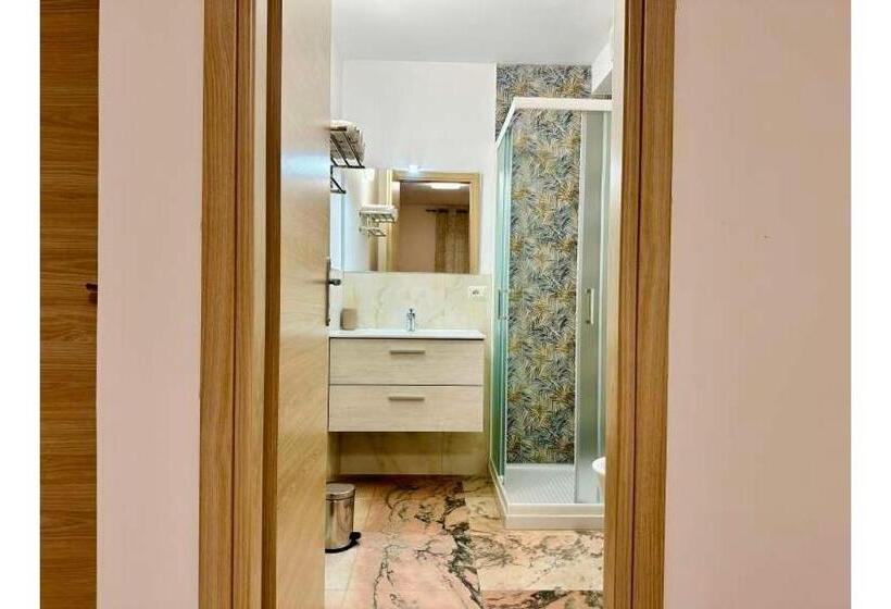 标准三人间, Unique Rooms In Centro Città Bagno Privato E Climatizzatore