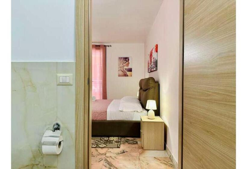 标准三人间, Unique Rooms In Centro Città Bagno Privato E Climatizzatore
