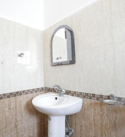 Номер Deluxe Кровать Кинг, Hi5 Stay Near Care Hospital By Morservices