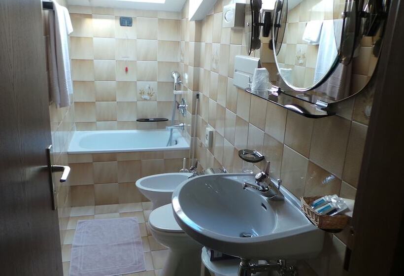 经济房, Albergo Antico