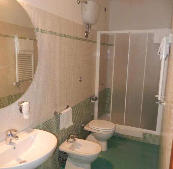 Номер Стандарт Трехместный, Albergo Dei Leoni