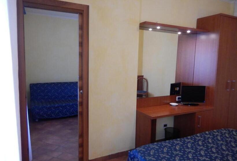 スタンダードトリプルルーム, Albergo Dei Leoni
