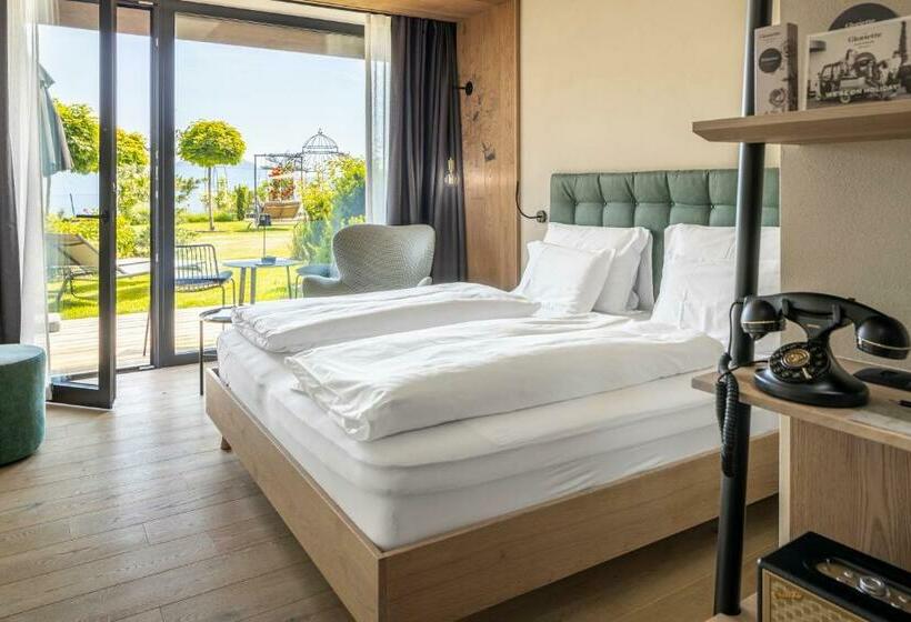 Номер Стандарт с Балконом, Gloriette Guesthouse Boutique