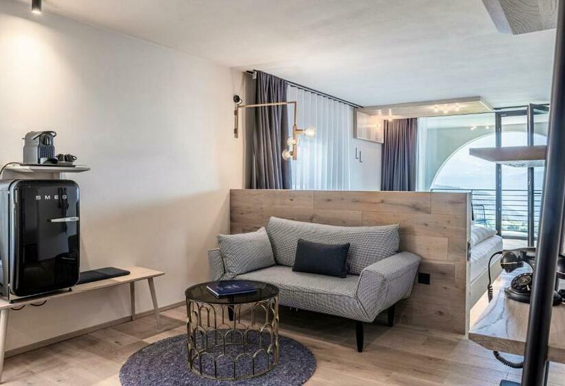 Люкс с Балконом, Gloriette Guesthouse Boutique