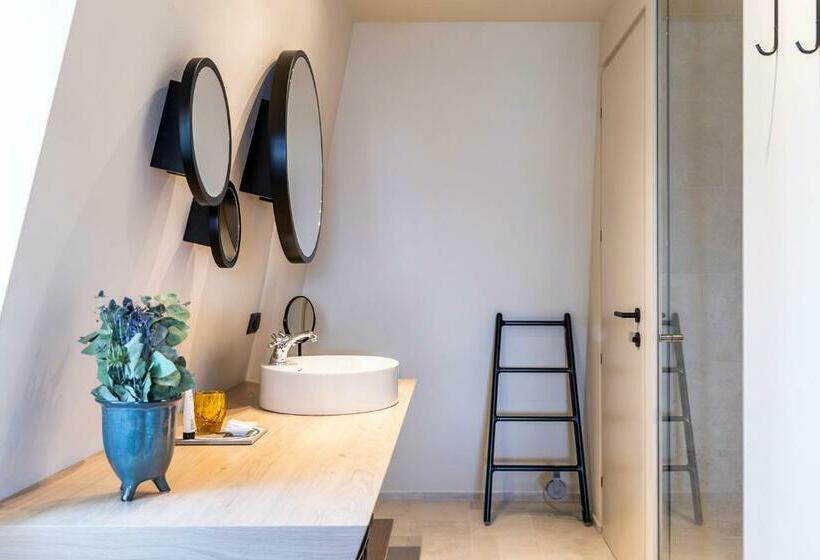 Люкс с Балконом, Gloriette Guesthouse Boutique