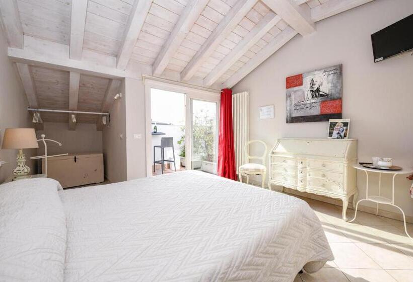 غرفة قياسية مطلّة علي البحيرة, Le Rêve   Lake View Rooms