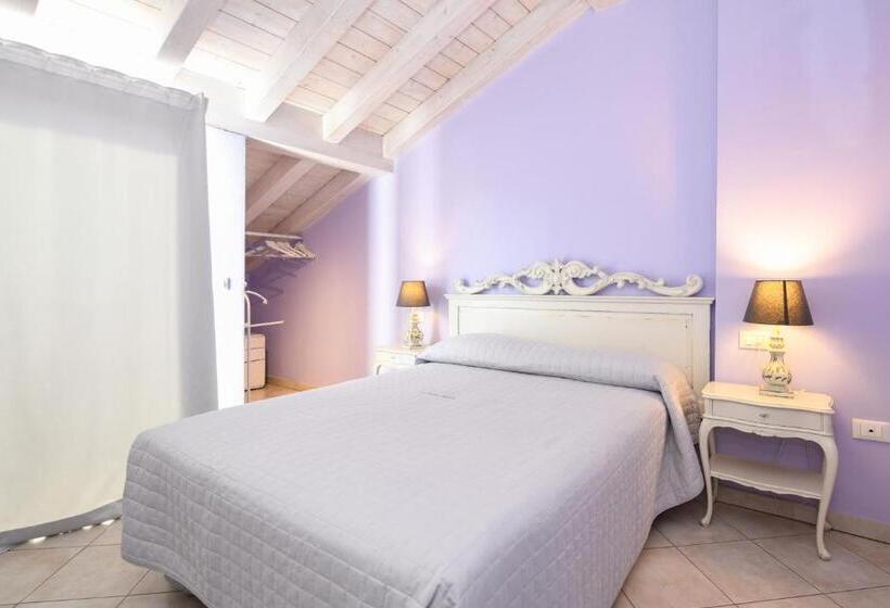 غرفة قياسية مزوَّدة بشُرفة, Le Rêve   Lake View Rooms