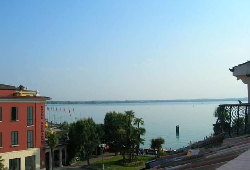 غرفة قياسية مطلّة علي البحيرة, Le Rêve   Lake View Rooms