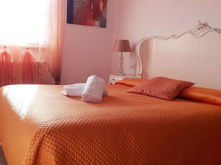 غرفة قياسية رباعية, Le Rêve   Lake View Rooms